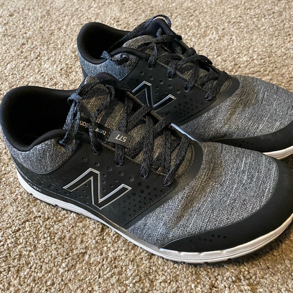 Women’s New Balance tennis shoe, size 9